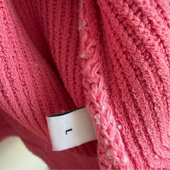 Gucci Pink Button-Front Cardigan NWT with Gucci hanger and Gucci garment bag - Picture 6 of 10